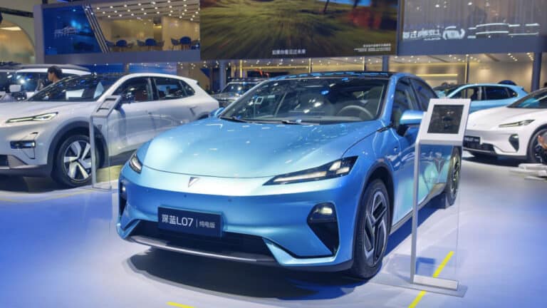 Deepal Auto kompaniyasi 945 mln dollar sarmoya jalb qildi