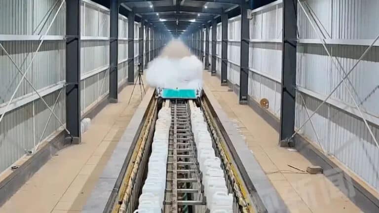 Xitoyda magnit platforma 2 soniyada 700 km/soat tezlikka chiqdi