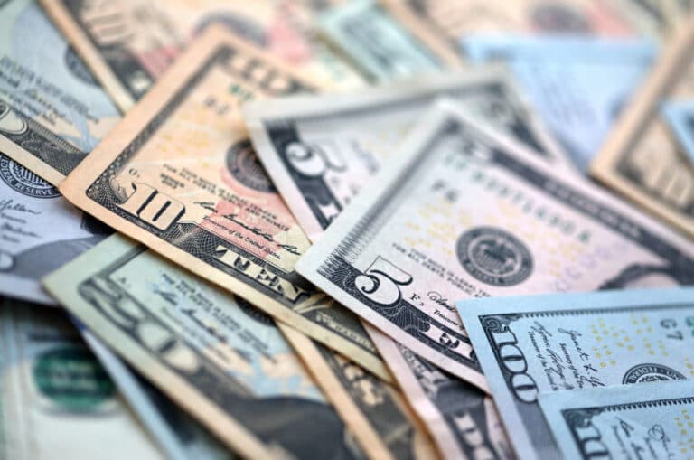 2025-yil davomida dollar kursi qanday o‘zgardi