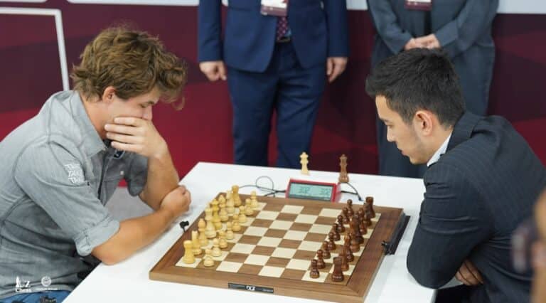 Карлсен выиграл чемпионат мира по блицу, обыграв Абдусатторова в финале