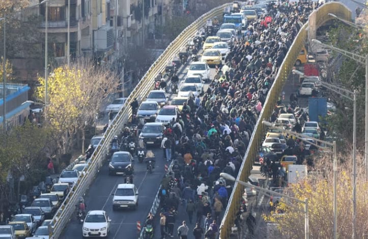 Eronda yashash narxlarining keskin oshishi tufayli norozilik namoyishlari kuchaymoqda