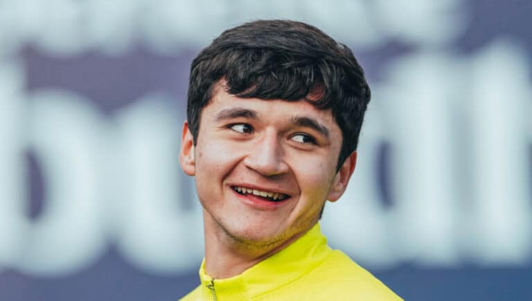 Хусанов вошел в топ-100 лучших игроков ЧМ-2026