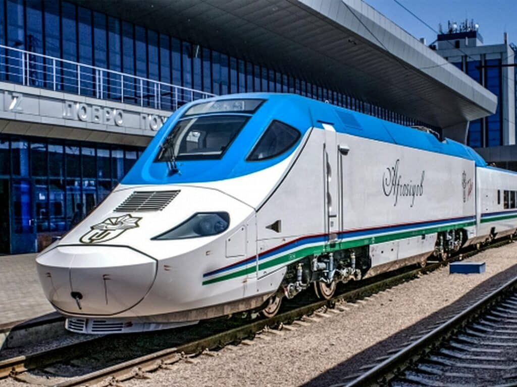 узбекский поезд