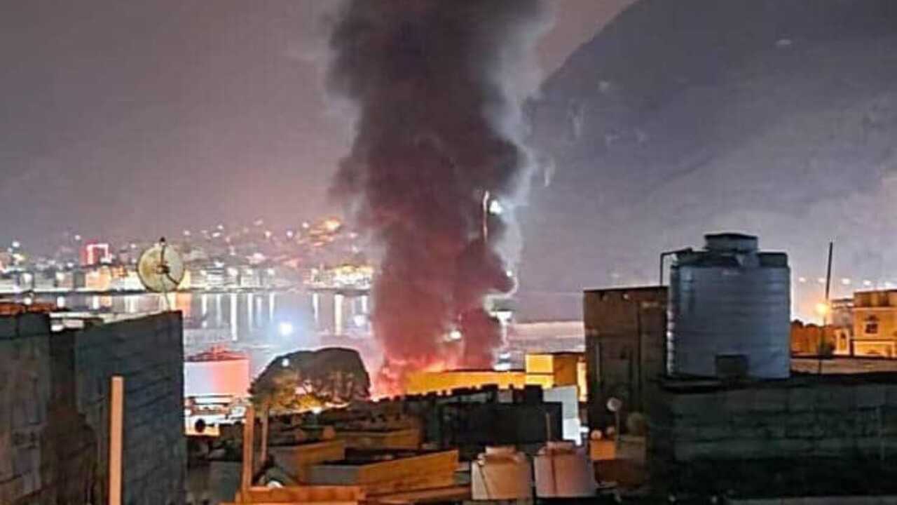 Saudi Airstrikes Hit Arms Shipment at Yemen's Mukalla Port, Escalating Gulf  Rift