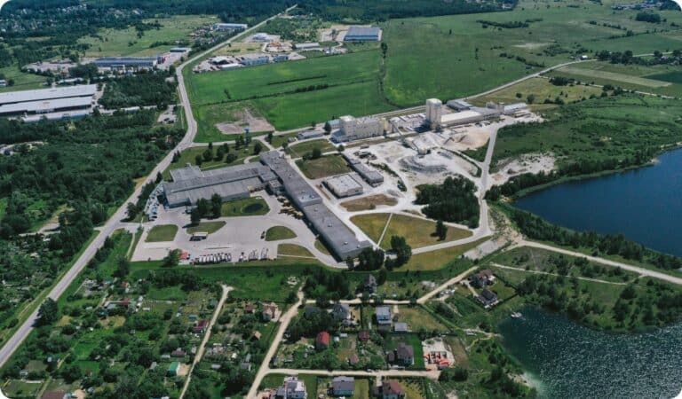 Великобритания ввела санкции против ферганского химзавода и еще трех узбекских компаний