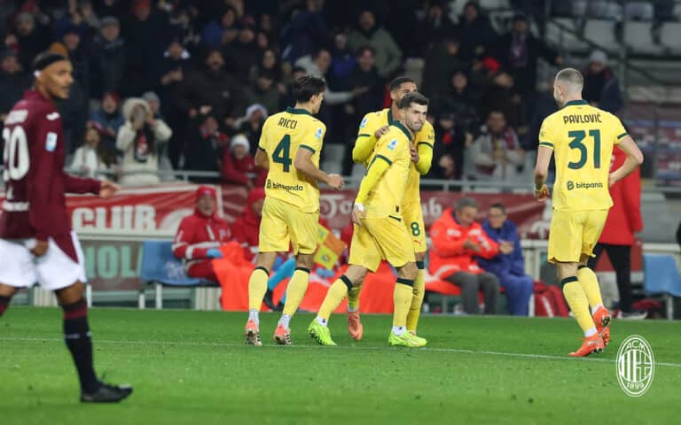 Милан сотворил камбэк мечты: дубль Пулишича утопил Торино в 14-м туре Серии А