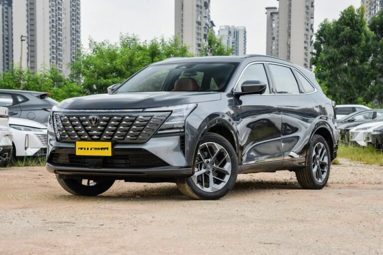 Changan CS75 Plus установил рекорд Гиннесса, прыгнув на 20,9 метра по льду