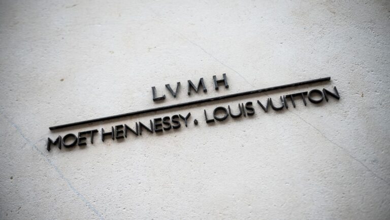 Прибыль LVMH в 2025 году упала на 13%