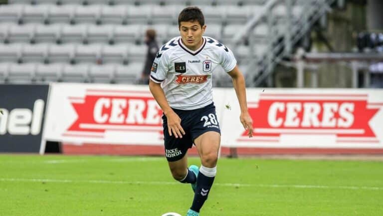 Джамалдин Ходжаниязов остается в клубе «Сурхан» еще на два года