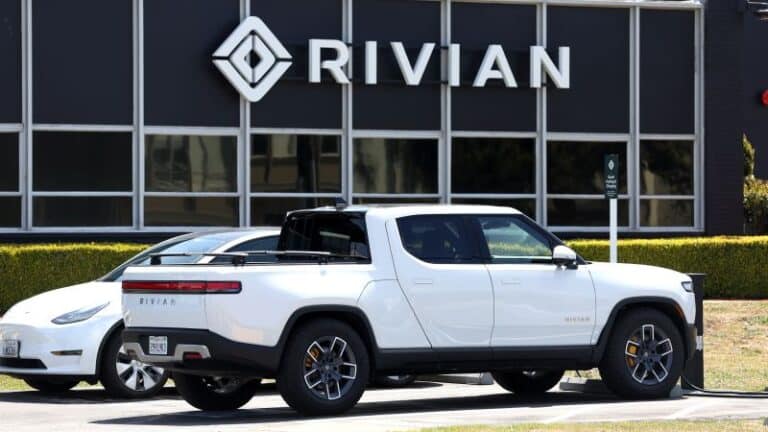 Rivian 20 mingga yaqin elektromobilni texnik nosozlik sababli qaytarib oladi