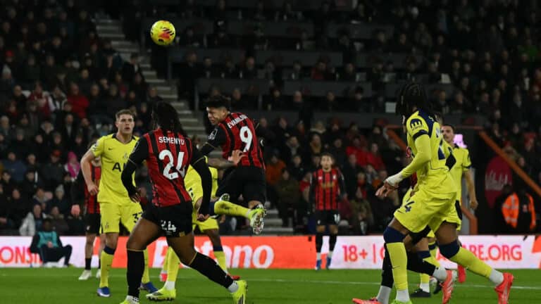 Ураган на «Виталити»: Борнмут побеждает Тоттенхэм в добавленное время