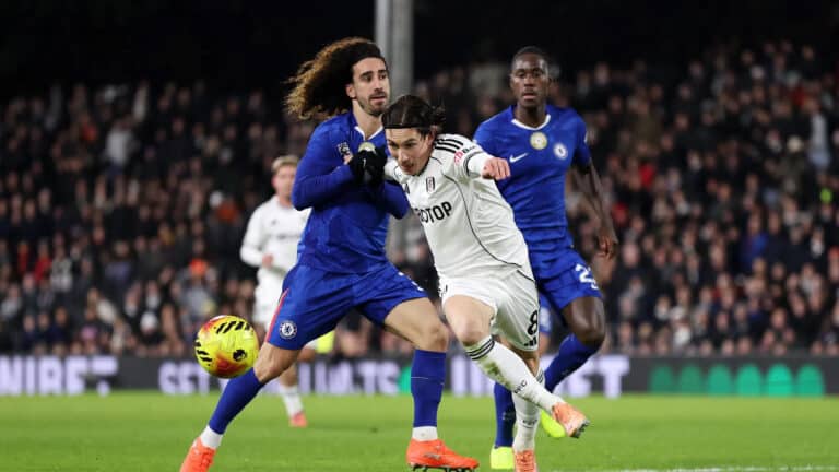 Красная карточка для Челси: Фулхэм наказал за удаление и вырвал победу в драматичном матче