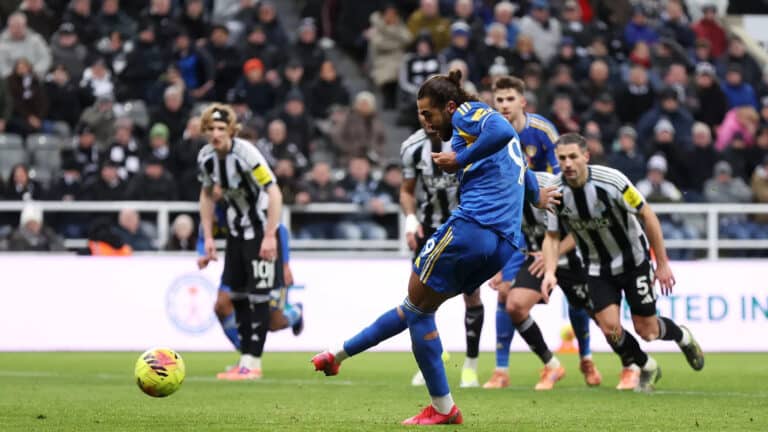 Удар в последнюю секунду: Ньюкасл одолел Лидс