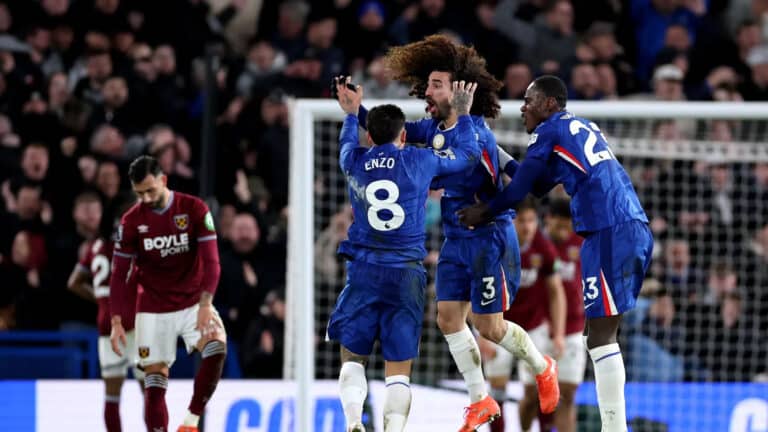 Синие до последнего: Челси перевернул дерби на Стэмфорд Бридж