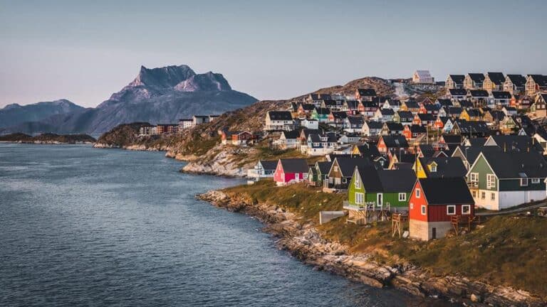 Daily Mail: Трамп планирует выплатить по $1 млн жителям Гренландии