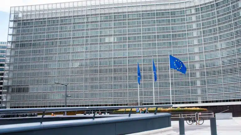 Yevropa AQShga qarshi 93 milliard dollarlik «javob zarbasi»ni tayyorlamoqda