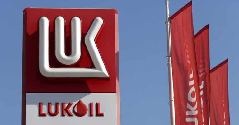 Зарубежные активы «Лукойла» уйдут к американской Carlyle