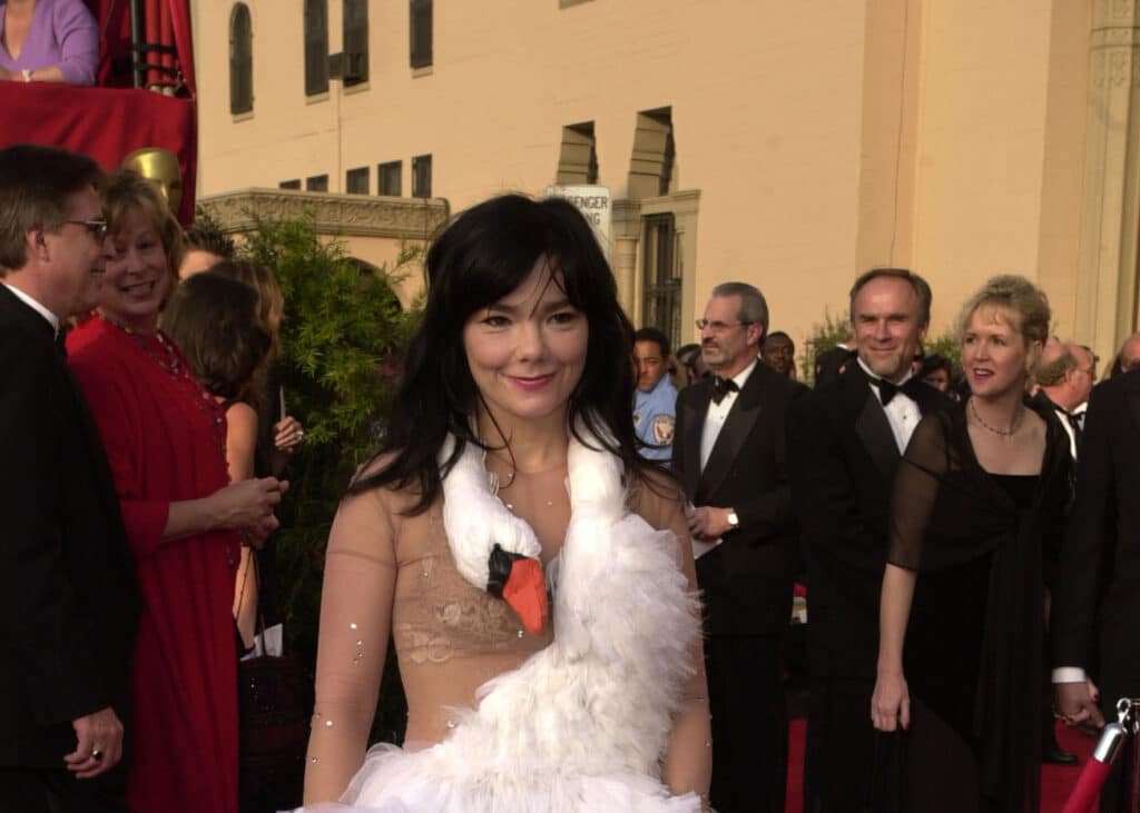 BJORK at the 73rd Annual Academy Awards, Shrine Auditorium, Los Angeles, 03-25-01