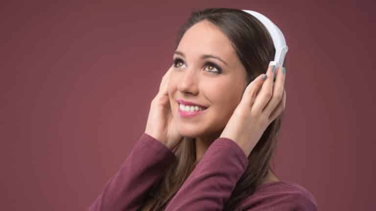 Топ-наушников 2025: шумоподавление, звук и комфорт