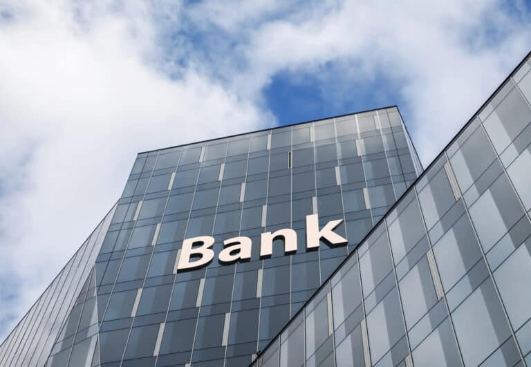 Биржи и банки в Узбекистане признаны организациями общественной значимости