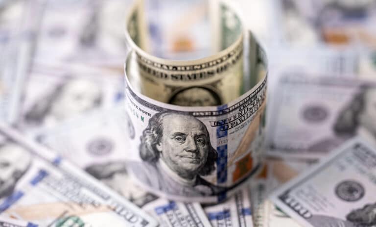 Dollar hafta davomida kesin oshdi