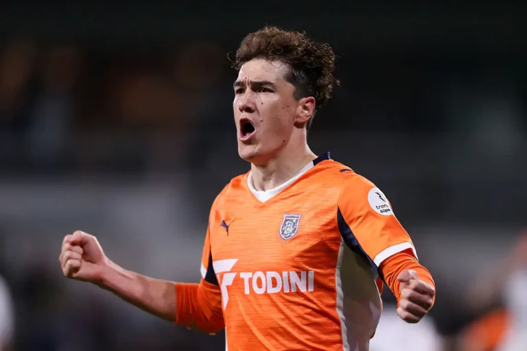 Элдор Шомуродов признан лучшим футболистом Узбекистана