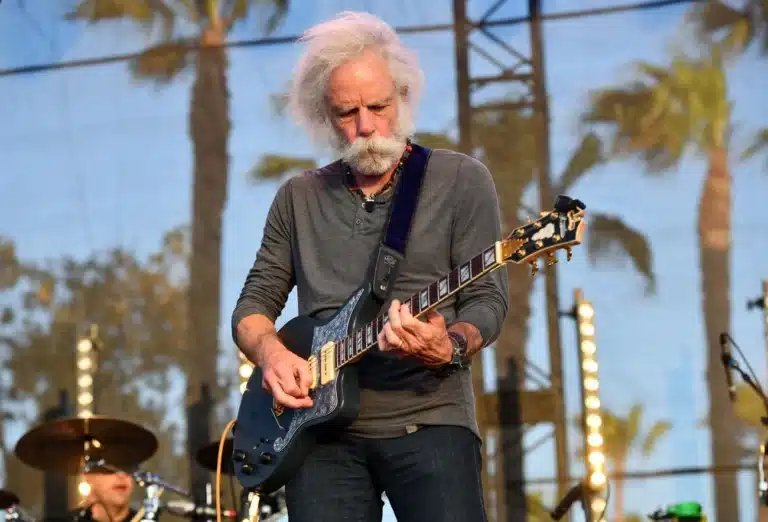 Умер гитарист и сооснователь группы Grateful Dead Боб Вейр