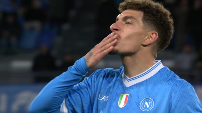 Наполи спасается в концовке: камбэк против Вероны и боевая ничья