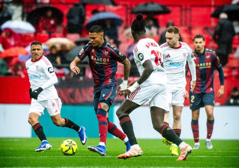 Контроль без результата: Леванте трижды наказал Севилью в гостях