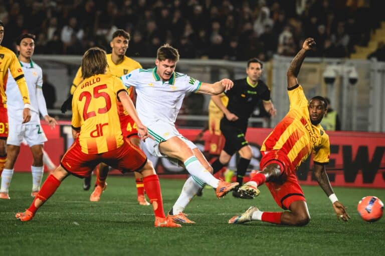 Рома хладнокровно взяла Лечче: Довбик укрепил победу римлян