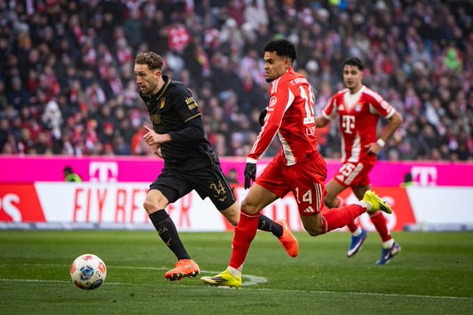 Аугсбург перевернул матч в Мюнхене и обыграл Баварию
