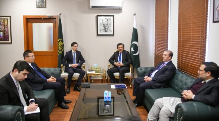 Pakistan, Uzbekistan Pledge to Boost Bilateral Economic Cooperation