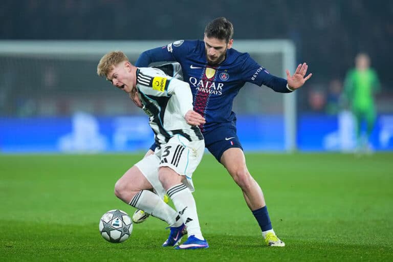 ПСЖ и Ньюкасл устроили качели в Париже: ничья с нервной концовкой