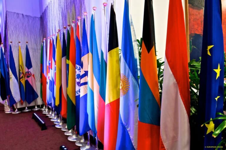 YI Janubiy Amerika bilan 25 yildan so‘ng erkin savdo bitimini yakunladi