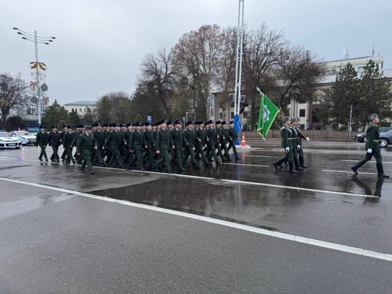 Toshkentda harbiy parad o‘tkazildi — fotoreportaj