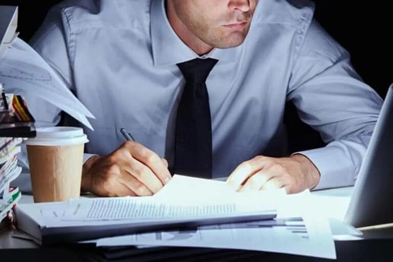 Nega ko‘pshilik yil boshida ishini o‘zgartirish haqida o‘ylaydi — so‘rovnoma