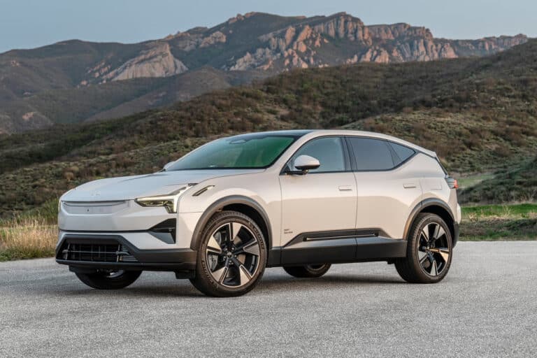 Tesla avtoboshqaruv dasturini faqat oylik obuna asosida taklif qiladi