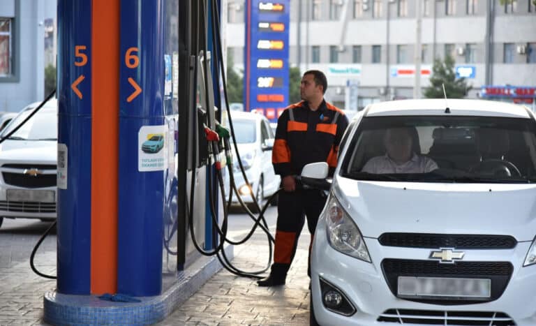 Metan «otmen»: birja savdolariga chiqariladigan avtobenzin hajmi oshiriladi