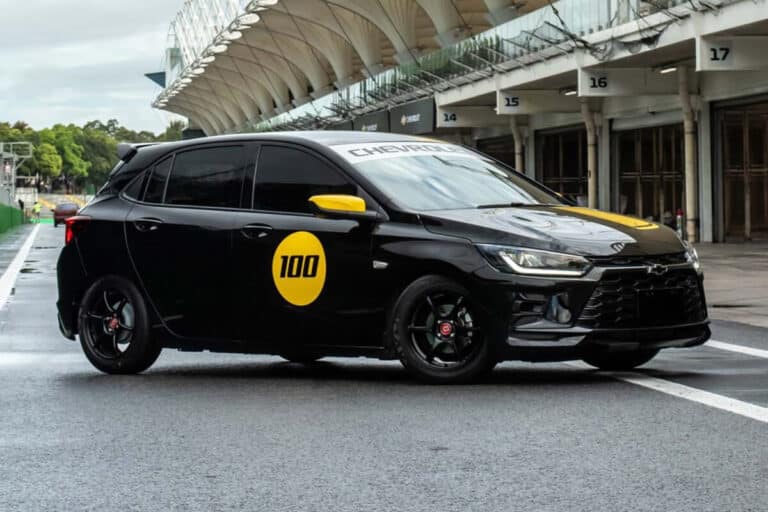 Chevrolet Onix avtomobilining yangilangan versiyasi namoyish etildi — foto