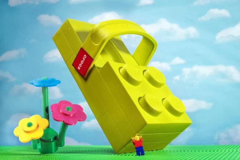 Crocs kompaniyasi Lego poyabzallarni taqdim etdi