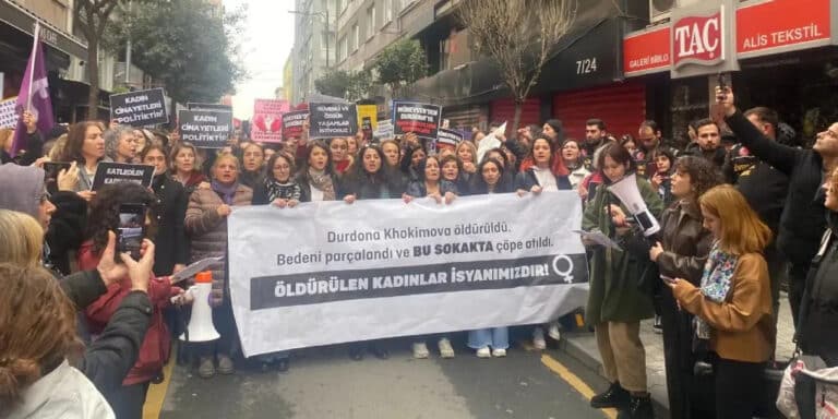 Istanbulda o‘zbekistonlik ayol o‘limidan so‘ng turk ayollari norozilik yurishi o‘tkazdi