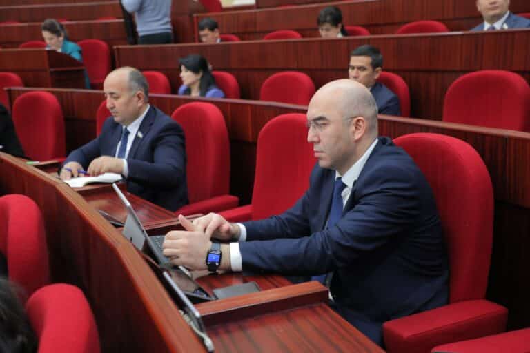 Олий Мажлис одобрил соглашение с Иорданией о выдаче заключенных