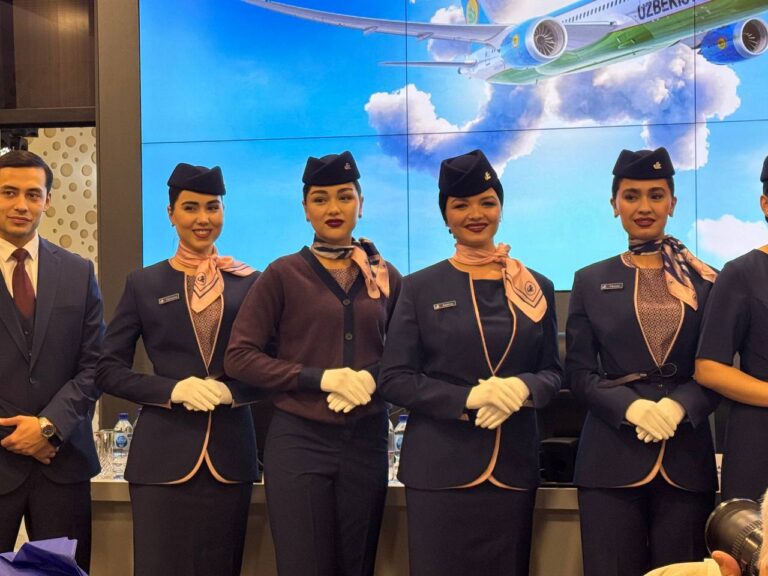 Uzbekistan Airways bort kuzatuvchilarining yangi formasini taqdim etdi — video