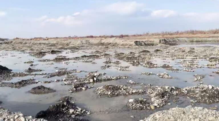 Samarqandda noqonuniy qazib olingan qum-shag‘al sababli tabiatga 422 mlrd so‘m zarar yetkazildi