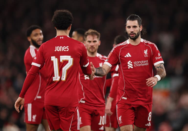 Экитике поставил точку, Ливерпуль прошел дальше: уверенная победа над Барнсли