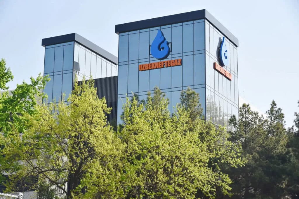 Глава «Узбекнефтегаза» уволил четырех руководителей нефтебаз