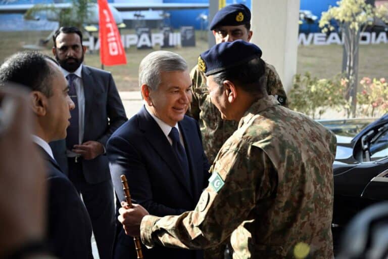 O‘zbekiston Pokiston bilan harbiy-texnik sohalarda hamkorlikni kengaytiradi