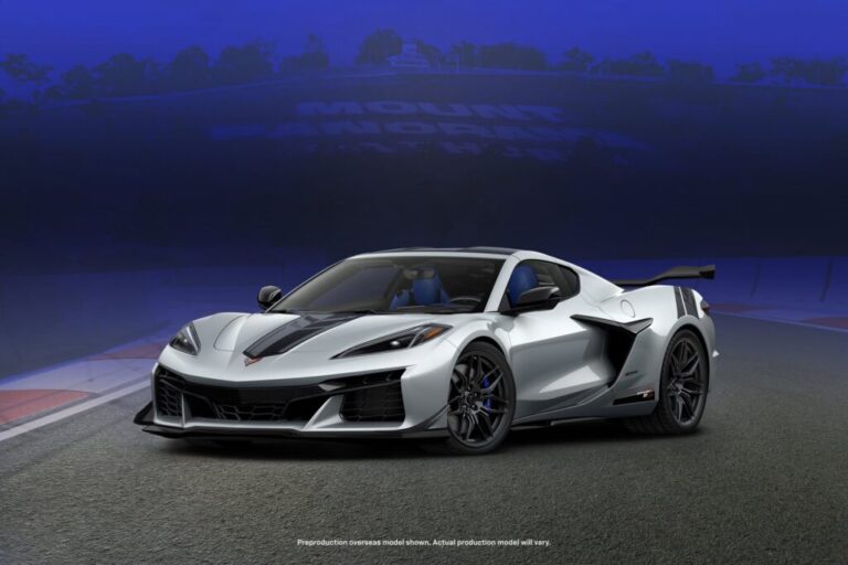 GM представил лимитированный суперкар Corvette Z06 Bathurst