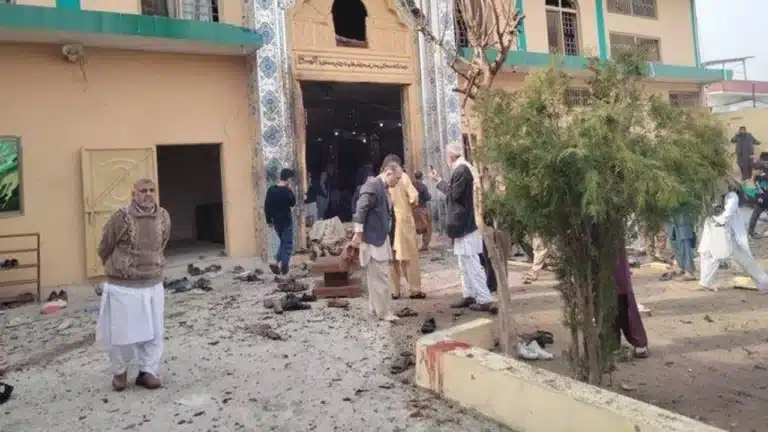 Pokiston poytaxtidagi masjidda portlash sodir bo‘ldi - video