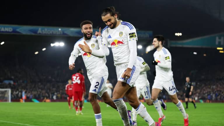 Лидс одолел Ноттингем Форест и взял три очка